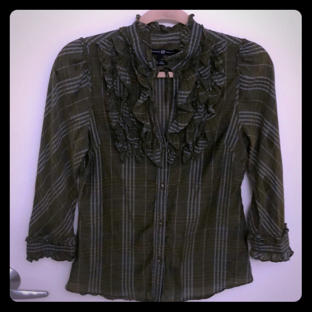 Ruffle neck/sleeves blouse